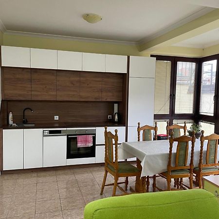 Huge Apartment With A Garden In The City Center Pristina Exterior foto