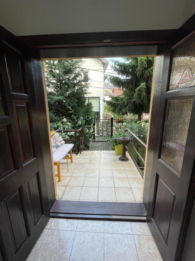 Huge Apartment With A Garden In The City Center Pristina Exterior foto